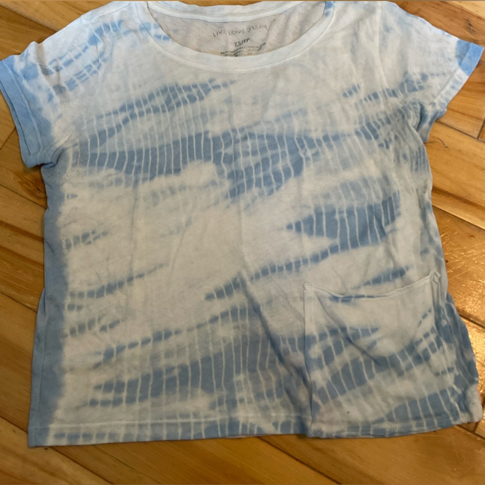 Juniors one pocket crop T-shirt